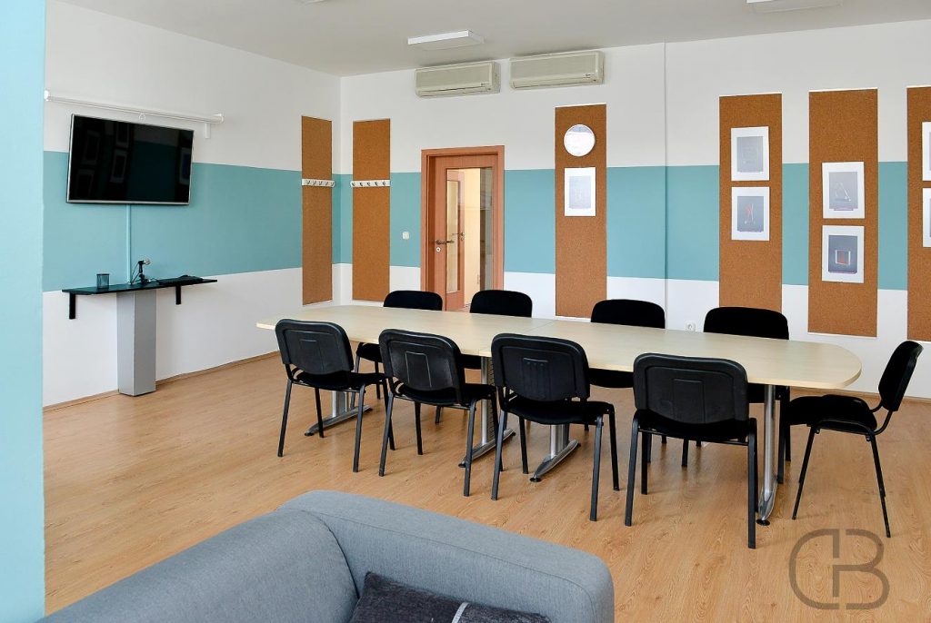 Tárgyaló felújítás 1