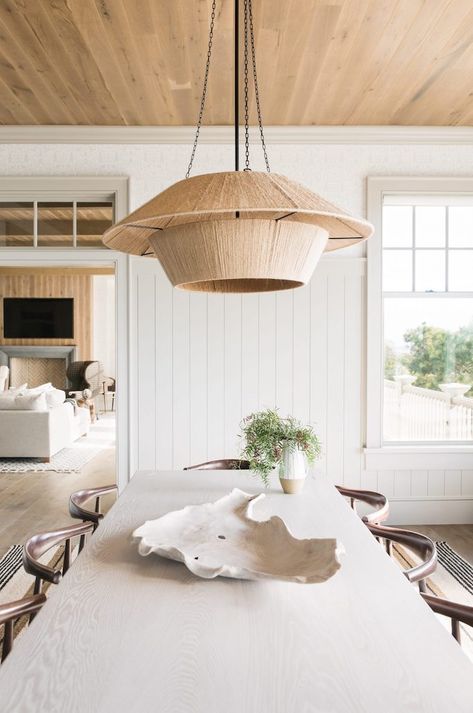 Coastal Modern dining room #coastaldecor #moderncoastal #diningroom #neutraldecor #neutral #lighting