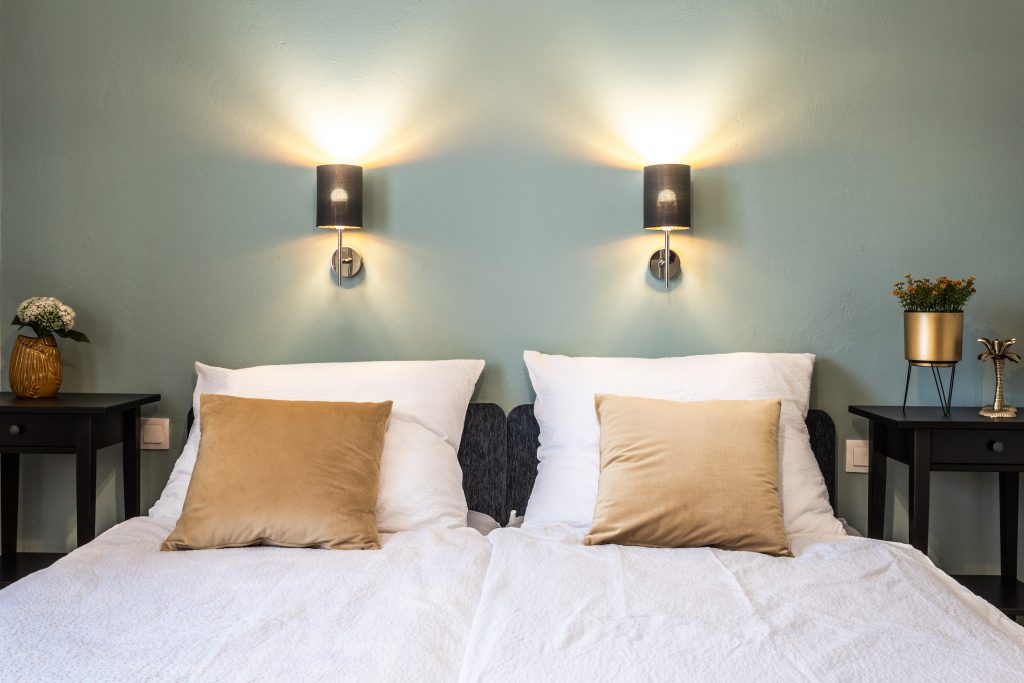 Villányi vendégház szobáinak felújítása 19