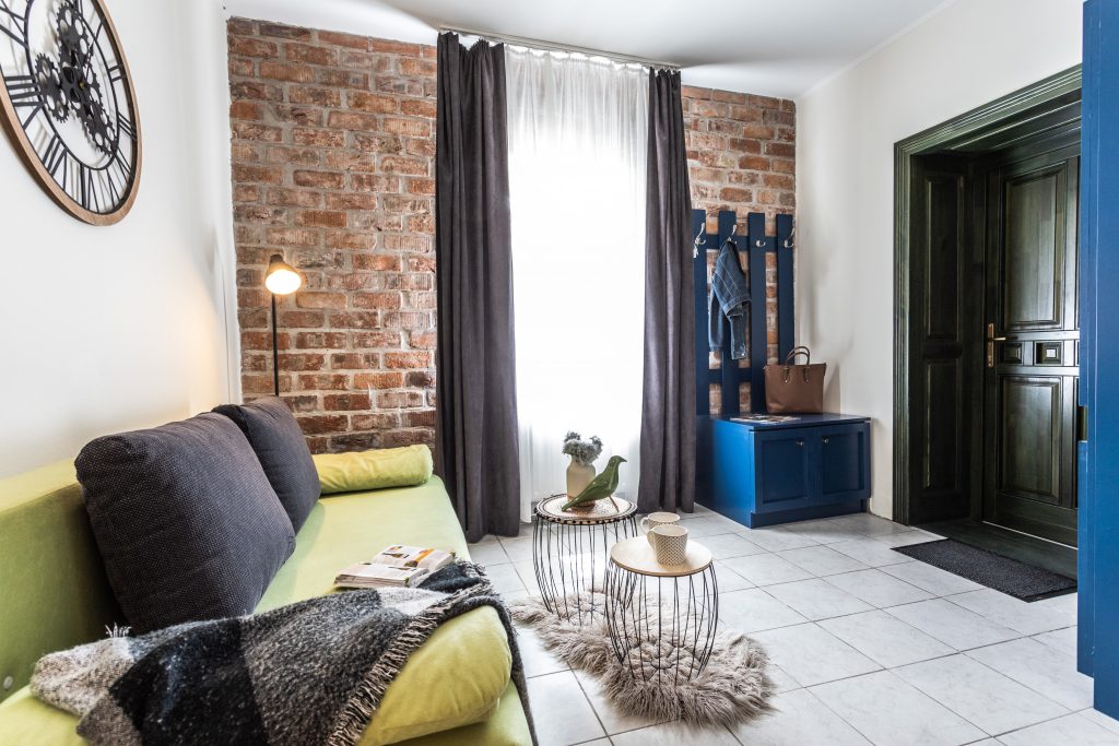 Villányi vendégház szobáinak felújítása 50